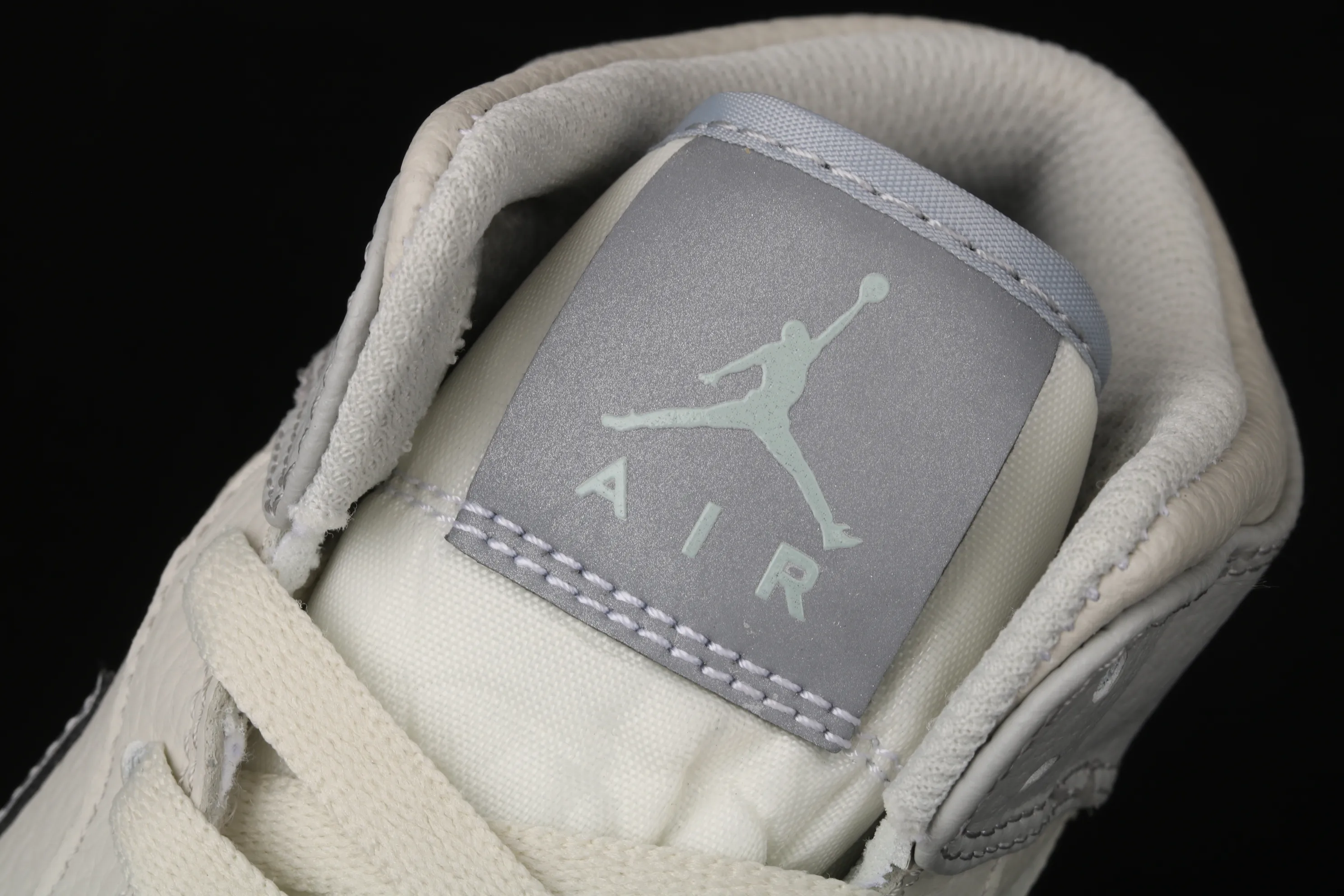 All categories Air Jordan Jordan series basketball shoes Air Jordan 1 Mid Air Jordan 1 Mid AJ1 new fog gray Joe 1 China gray silver 554725-053